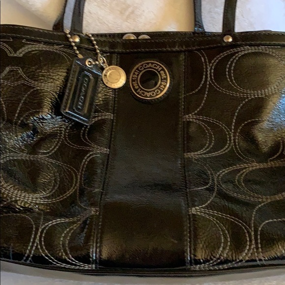 Beautiful Coach Bag! “C” Stitching Design! Black. - Picture 3 of 16